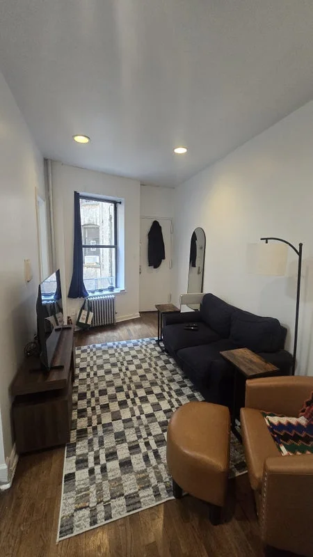 Private room with shared bathroom in Lenox Hill – Utilities included, photo 4