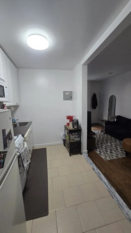 Private room with shared bathroom in Lenox Hill – Utilities included, photo 7