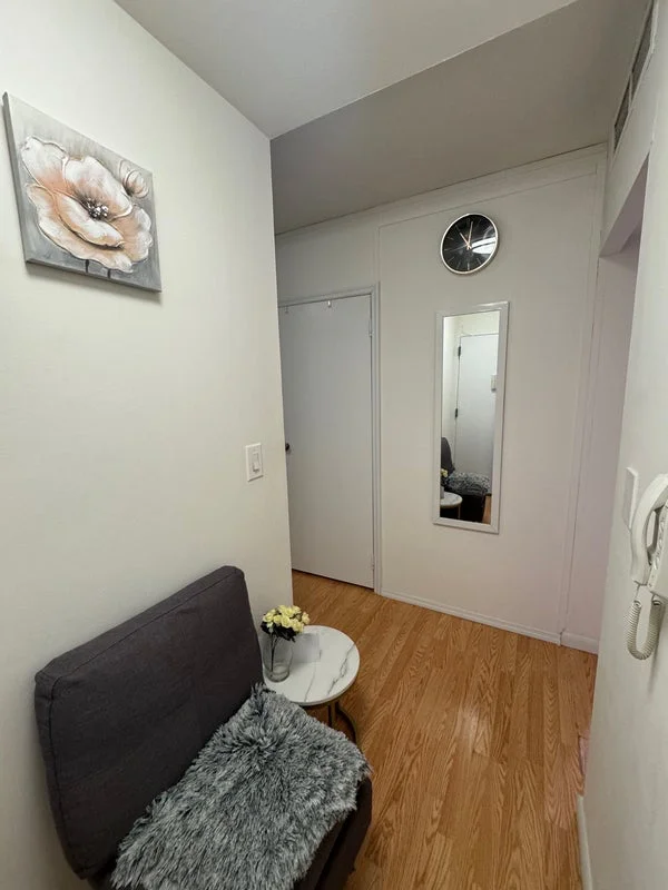 Private room with shared bathroom in Midtown – Utilities included, photo 5