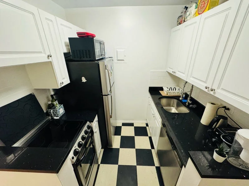 Private room with shared bathroom in Midtown – Utilities included, photo 4
