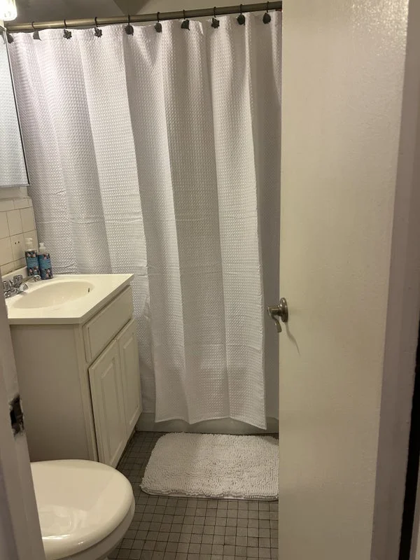 Private room with shared bathroom in Midtown – Utilities included, photo 5