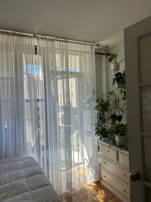 Private room with shared bathroom in Midtown – Utilities included, photo 4