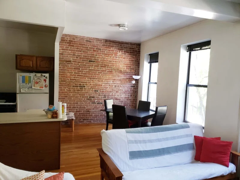 Private room with shared bathroom in Upper West Side – Furnished