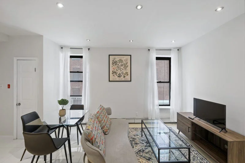 Private room with shared bathroom in Upper West Side – Furnished, photo 7