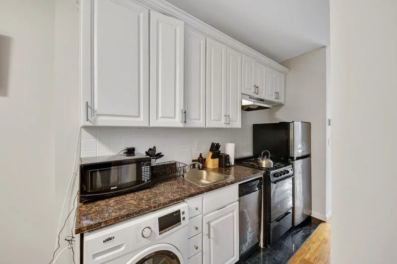 Private room with shared bathroom in Upper West Side – Furnished, photo 6