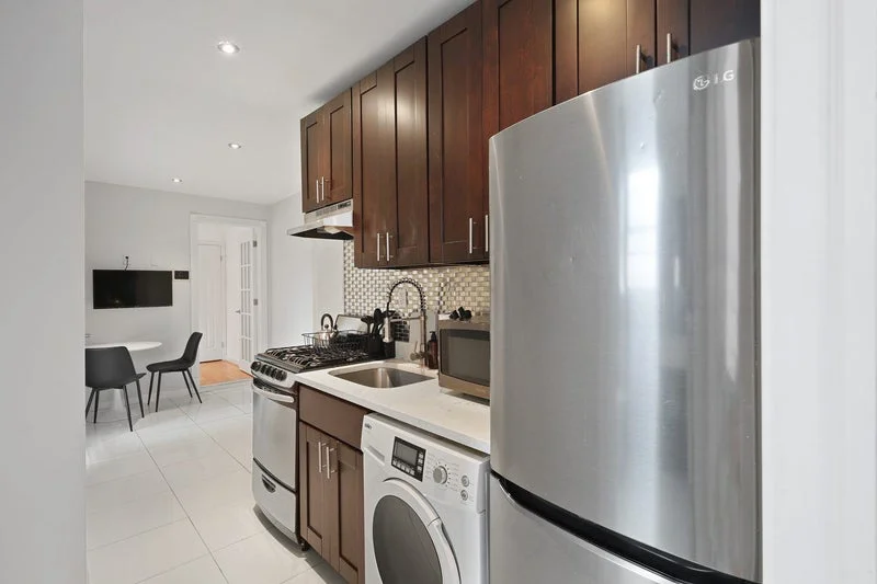 Private room with shared bathroom in Upper West Side – Furnished