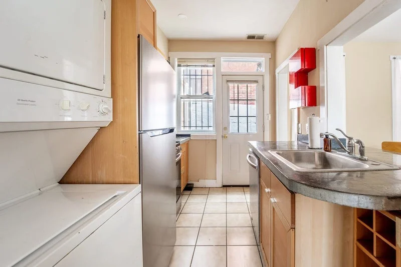 Private room with shared bathroom in Upper East Side – Furnished, photo 4