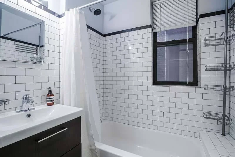 Private room with shared bathroom in Upper East Side – Furnished, photo 6