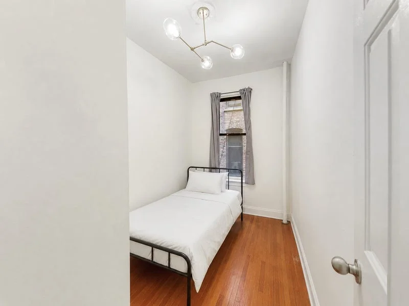 Private room with shared bathroom in Upper West Side – Furnished, photo 4