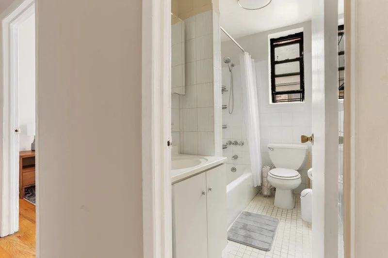 Private room with shared bathroom in Upper West Side – Furnished, photo 8