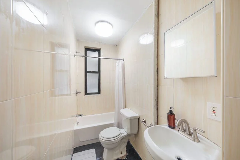 Private room with shared bathroom in Upper West Side – Furnished, photo 8