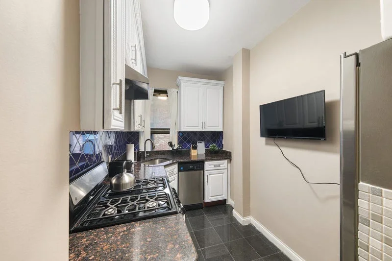 Private room with shared bathroom in Upper West Side – Furnished, photo 6