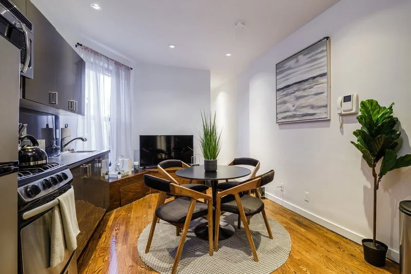 Private room with shared bathroom in Upper East Side – Furnished, photo 5