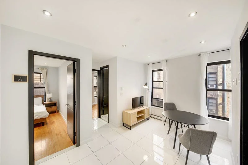 Private room with shared bathroom in Upper West Side – Furnished