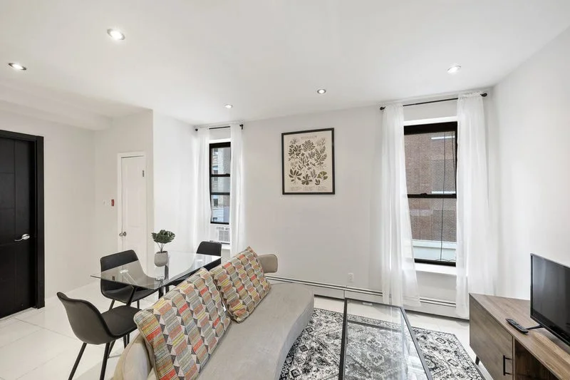 Private room with shared bathroom in Upper West Side – Furnished, photo 6