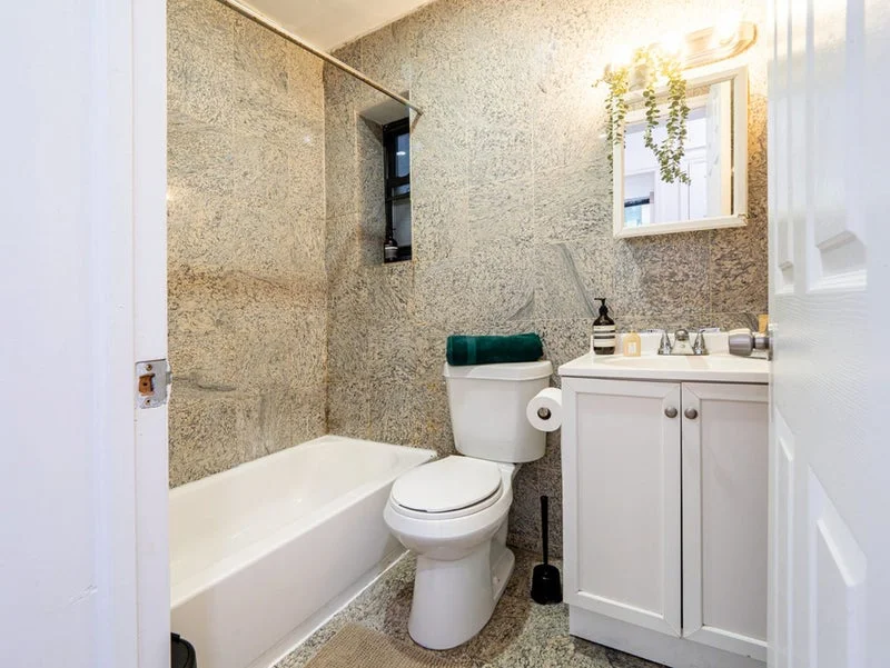 Private room with shared bathroom in Upper West Side – Furnished, photo 7