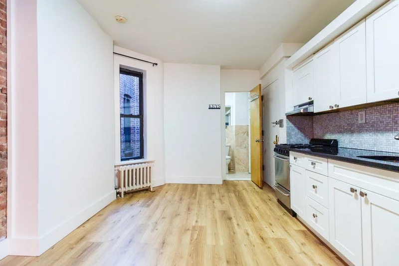Private room with private bathroom in Hell's Kitchen – Furnished, photo 5
