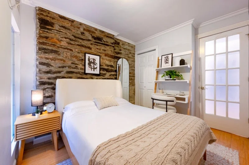 Private room with shared bathroom in Midtown – Furnished, photo 6