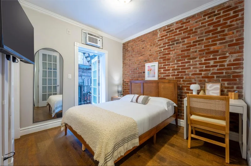 Private room with shared bathroom in Midtown – Furnished, photo 8