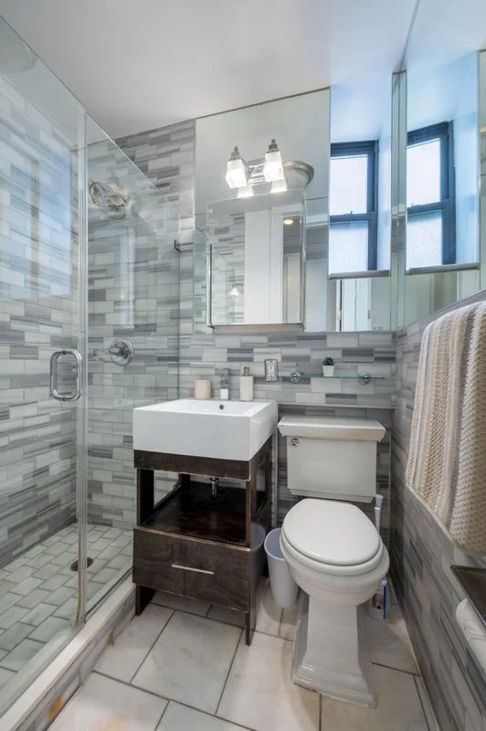 Private room with shared bathroom in Midtown – Furnished, photo 6