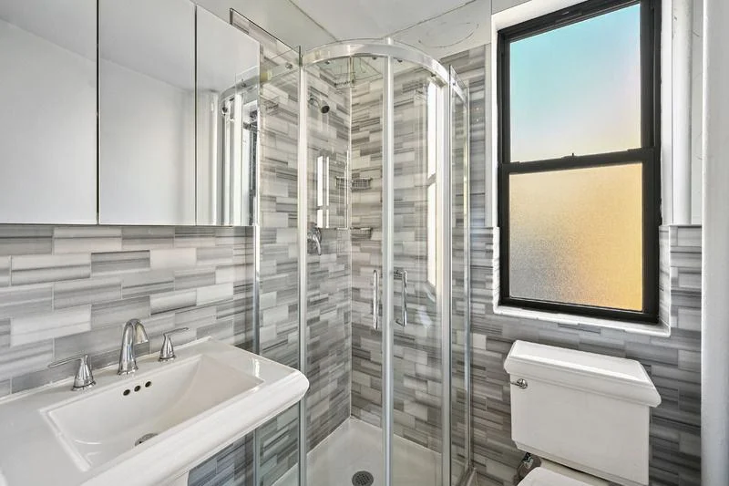 Private room with shared bathroom in Upper East Side – Furnished, photo 7