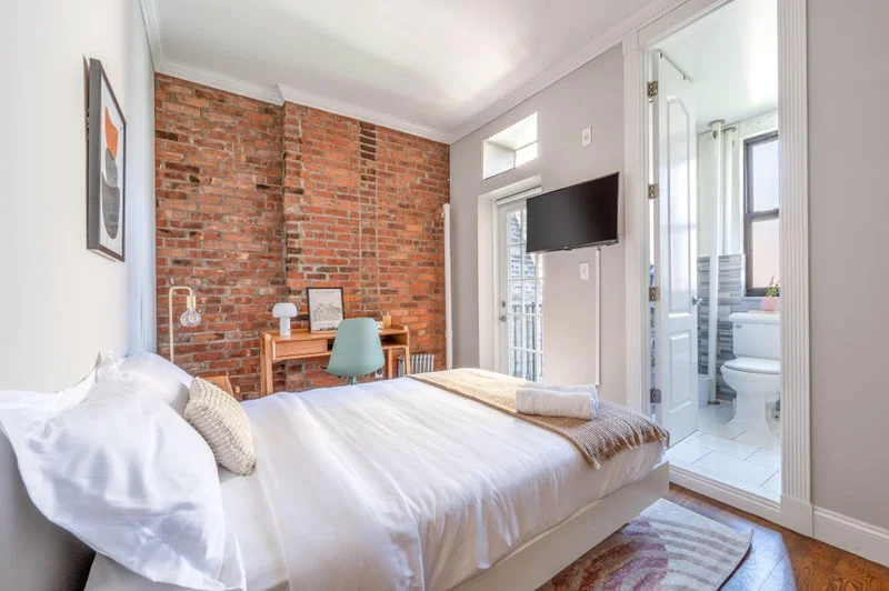 Private room with shared bathroom in Upper East Side – Furnished, photo 7