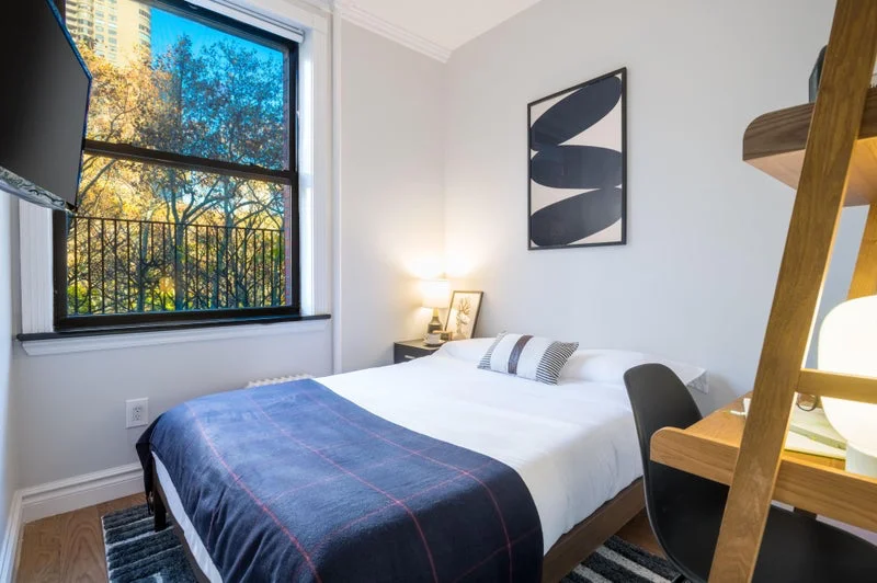 Private room with shared bathroom in Midtown – Furnished, photo 4