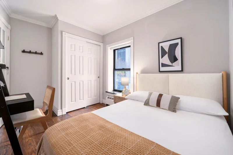 Private room with shared bathroom in Midtown – Furnished, photo 5