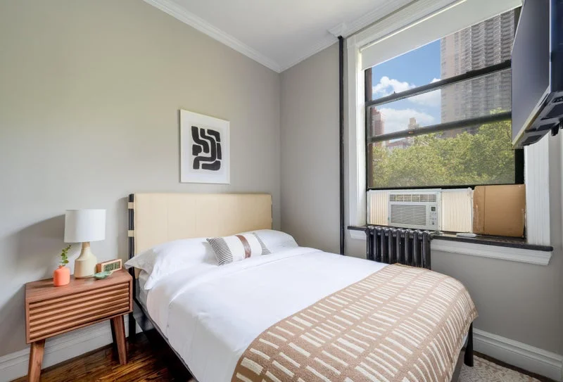 Private room with shared bathroom in Midtown – Furnished, photo 7