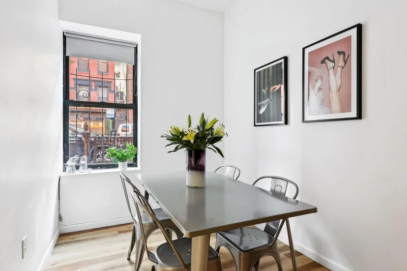 Private room with shared bathroom in Upper East Side – Furnished, photo 6