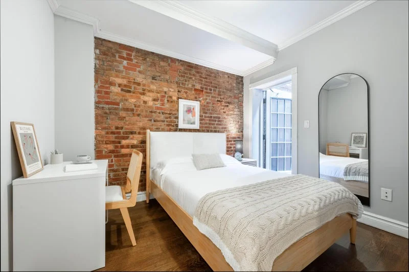 Private room with shared bathroom in Midtown – Furnished, photo 4
