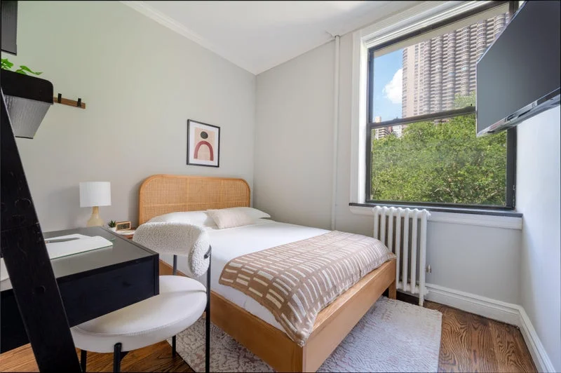 Private room with shared bathroom in Midtown – Furnished, photo 7