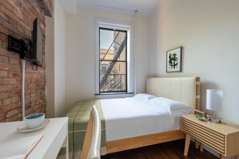 Private room with shared bathroom in Midtown – Furnished, photo 7