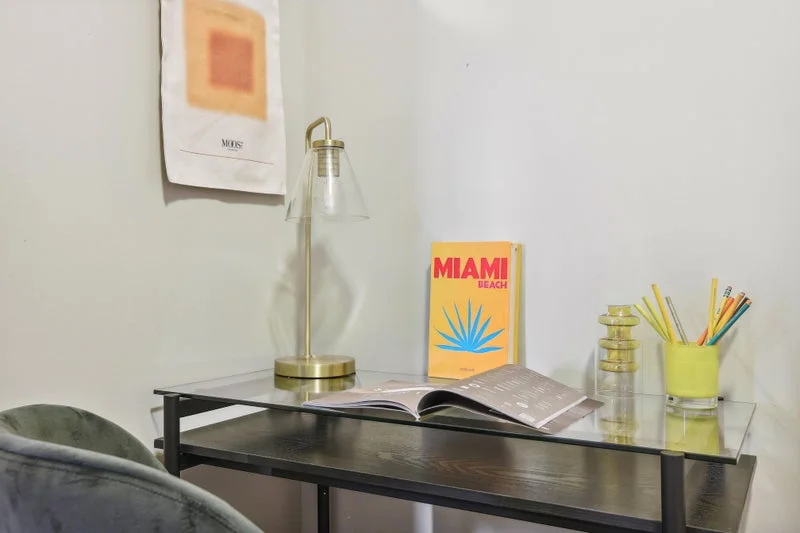 Private room with shared bathroom in Midtown – Furnished, photo 7