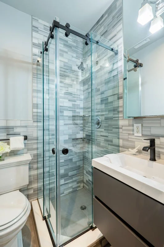 Private room with shared bathroom in Midtown – Furnished, photo 6