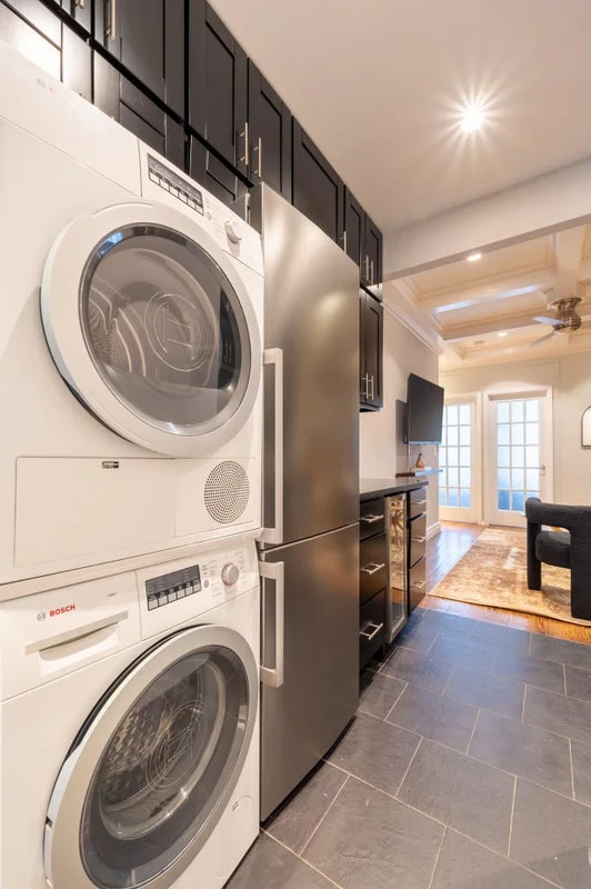 Private room with shared bathroom in Midtown – Furnished, photo 6