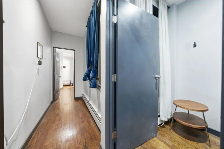 Private room with shared bathroom in Upper East Side – Furnished, photo 5