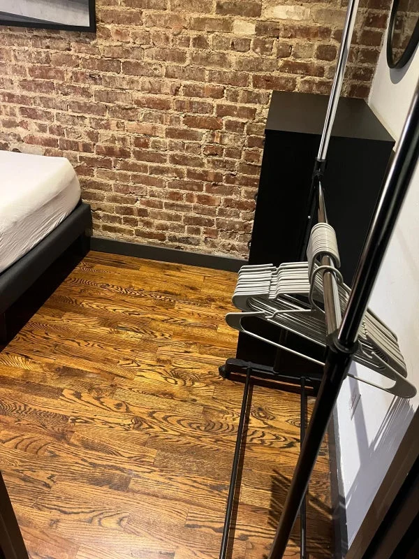 Private room with shared bathroom in Upper East Side – Furnished, photo 4