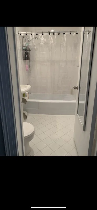 Private room with shared bathroom in Midtown South Central – Utilities included, photo 6
