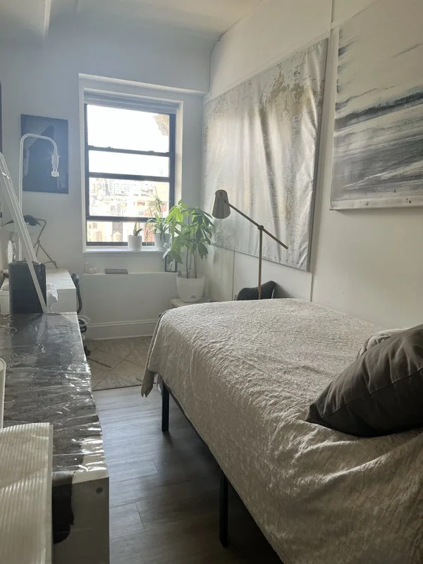 Private room with shared bathroom in Midtown South Central – Utilities included