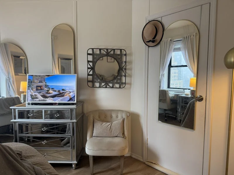 Private room with shared bathroom in Midtown – Furnished, photo 4