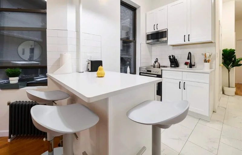 Private room with shared bathroom in Midtown – Furnished, photo 4