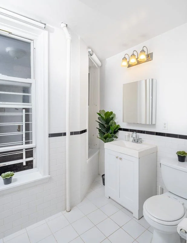 Private room with shared bathroom in Midtown – Furnished, photo 7