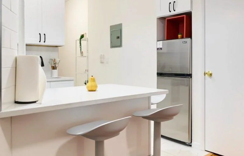 Private room with shared bathroom in Midtown – Furnished, photo 5