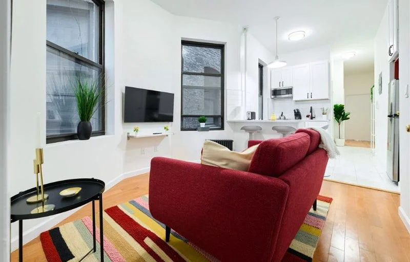 Private room with shared bathroom in Midtown – Furnished, photo 6