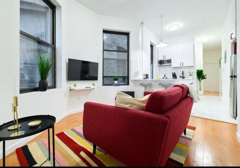 Private room with shared bathroom in Midtown – Furnished, photo 4