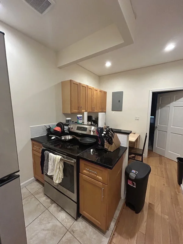Private room with shared bathroom in Upper East Side – Furnished, photo 4