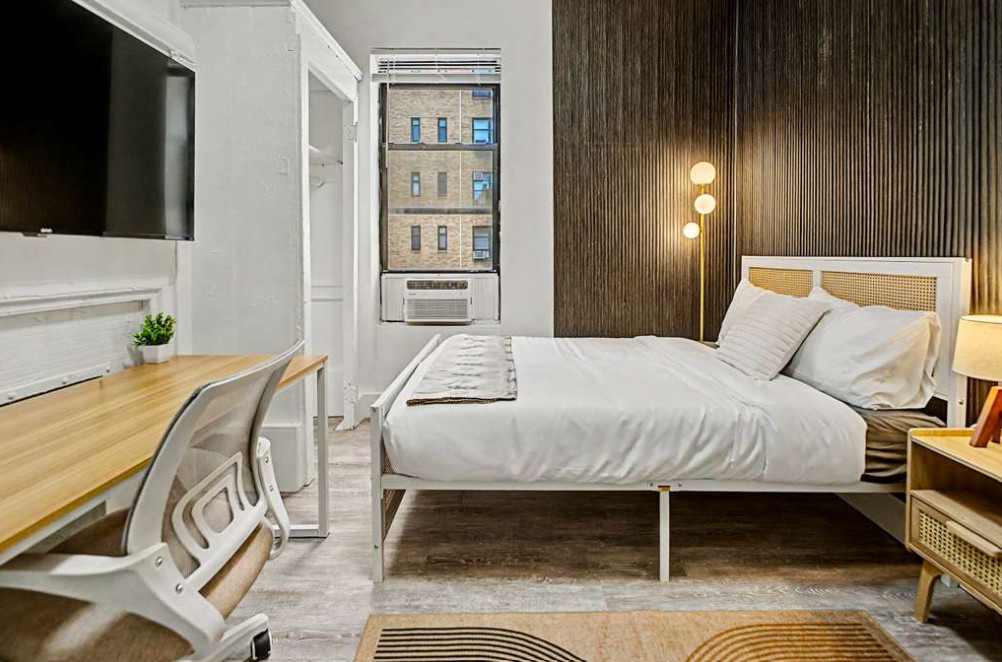 Private room with shared bathroom in Upper West Side – Furnished
