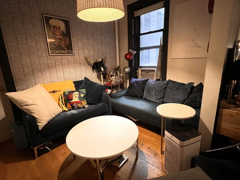 Private room with shared bathroom in Lincoln Square – Furnished, photo 4