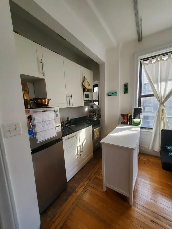 Private room with shared bathroom in Midtown – Utilities included, photo 6